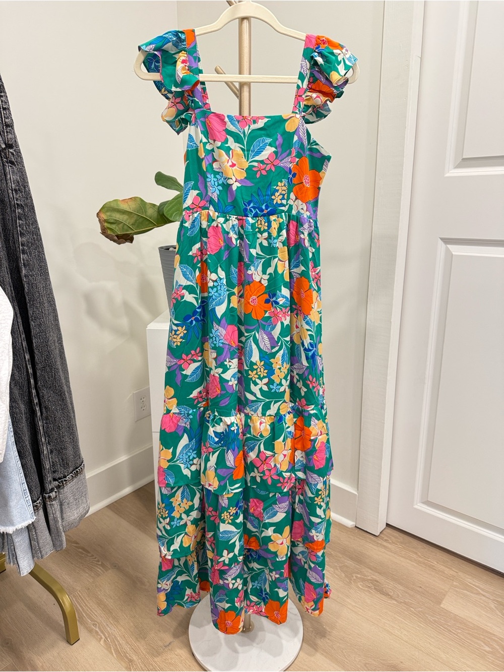 Vibrant Tropical Floral Maxi Dress in Teal Green